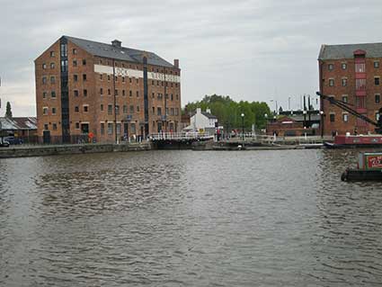 Ipswich Historic Lettering: Gloucester docks 3