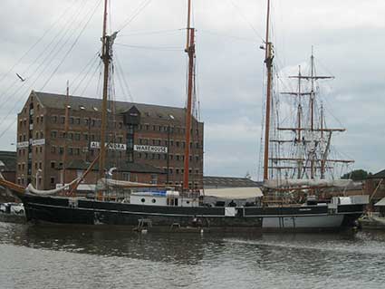 Ipswich Historic Lettering: Gloucester docks 4