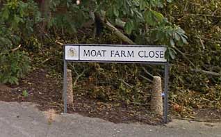 Ipswich Historic Lettering: Moat Farm Close sign