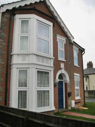 Ipswich Historic Lettering: Red House Villa 3