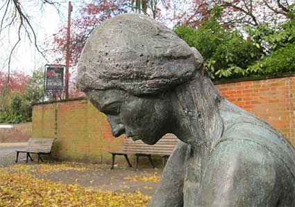Ipswich Historic Lettering: Tam sculpture 2