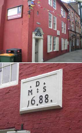 Ipswich Historic Lettering: Captain Cook Museum