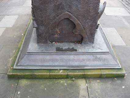 Ipswich Historic Lettering: Wolsey statue 4
