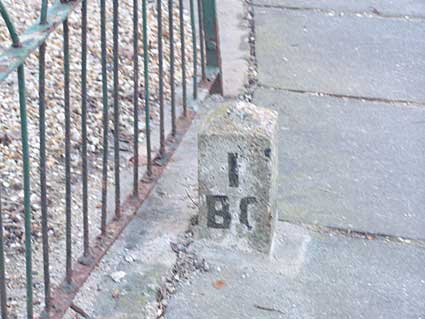 Ipswich Historic Lettering: Ipswich boundary marker IB2