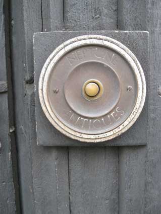 Ipswich Historic Lettering: Old Neptune Inn doorbell