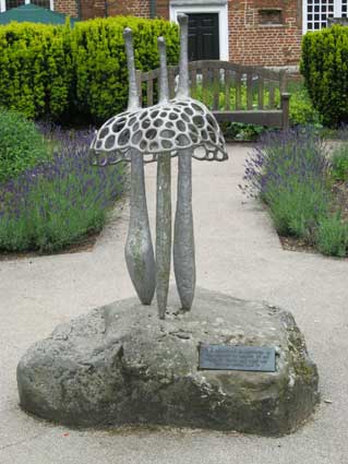Ipswich Historic Lettering: Christchurch sculpture 2