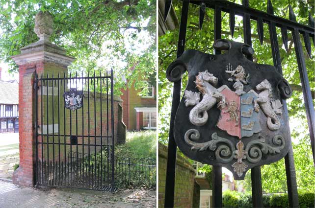 Ipswich Historic Lettering: Park gate crest