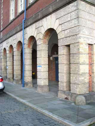 Ipswich Historic Lettering: Custom House 3