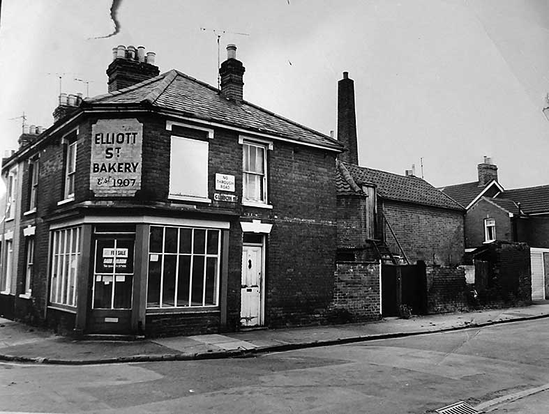 Ipswich Historic Lettering: Elliott Street Bakery 1973