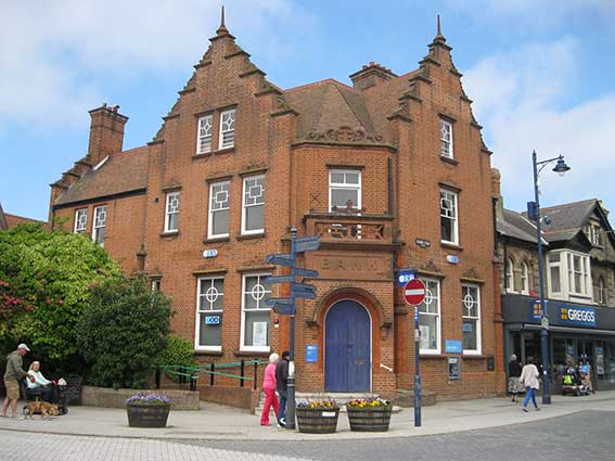 Ipswich Historic Lettering: Felixstowe Bank