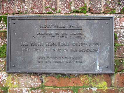 Ipswich Historic Lettering: Holywells 3c