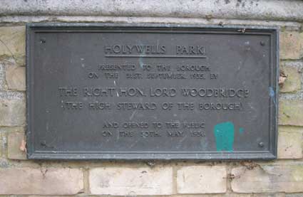 Ipswich Historic Lettering: Holywells Park gate 1