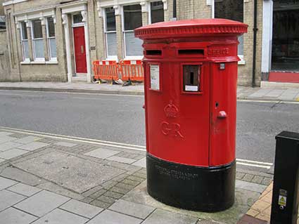 Ipswich Historic Lettering: Museum St pillar box 1