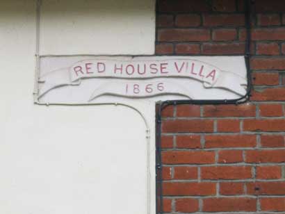 Ipswich Historic Lettering: Red House Villa 2