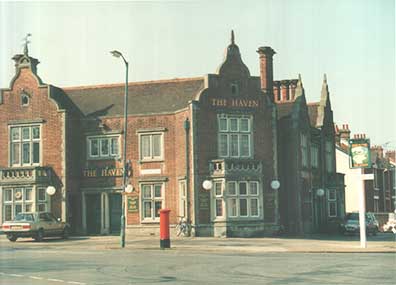 Ipswich Historic Lettering: Tolly Follies Haven