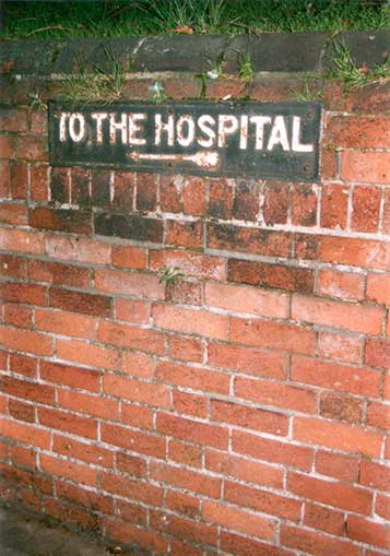 Ipswich Historic Lettering: 'To the hospital ' sign