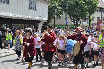 Ipswich Historic Lettering: Wolsey 550 procession