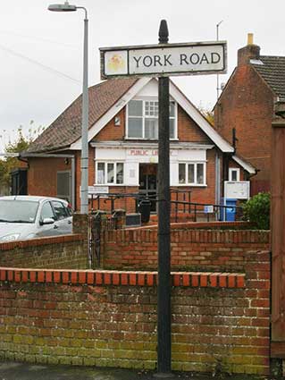Ipswich Historic Lettering: York Rd sign